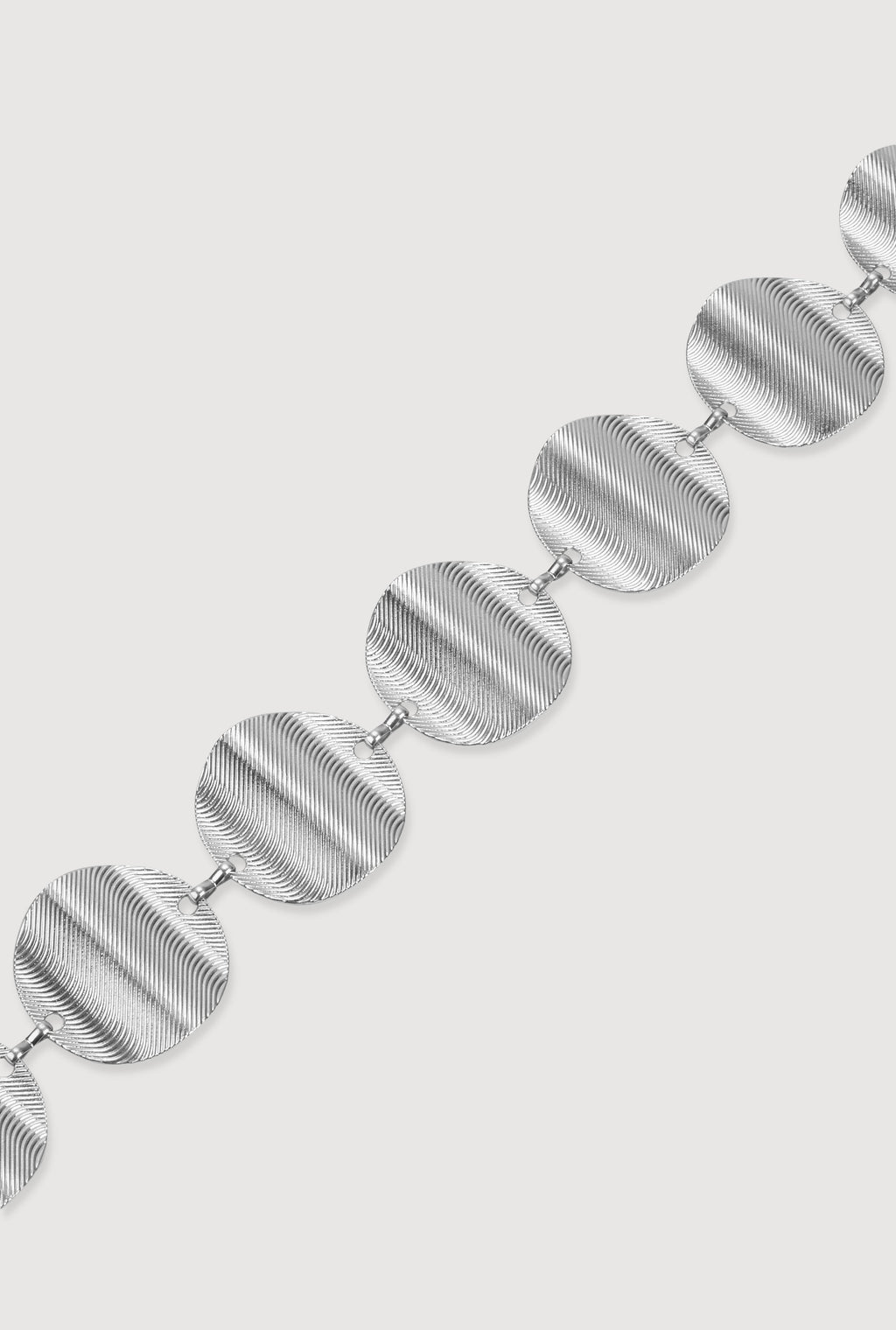 Metallic Wavy Textured Oval Chain Belt